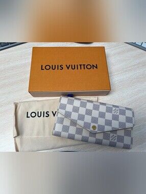 Louis Vuitton Sarah Wallet